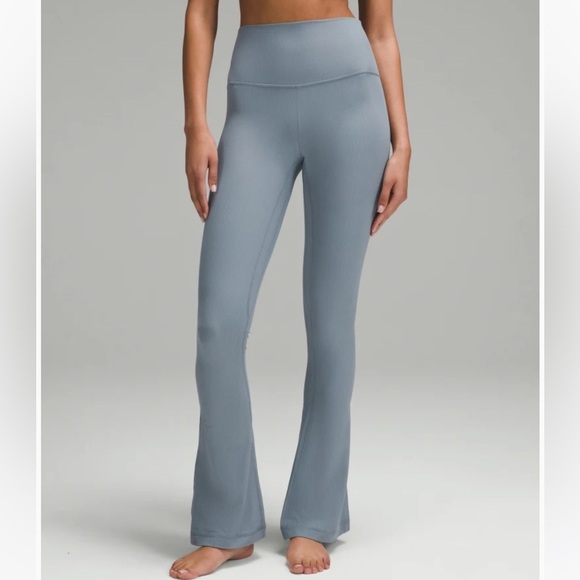Lululemon Groove Super High Rise Flared Pant *Regular Belgian Blue Size 4 - Picture 1 of 5